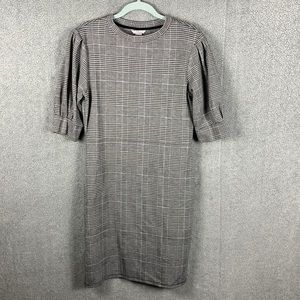 Half sleeve black and white dress, perfect condition, size medium from H&M